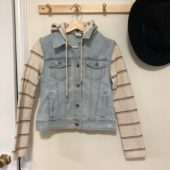 Billabong Jackets & Blazers - Billabong denim jacket Baja sweatshirt small